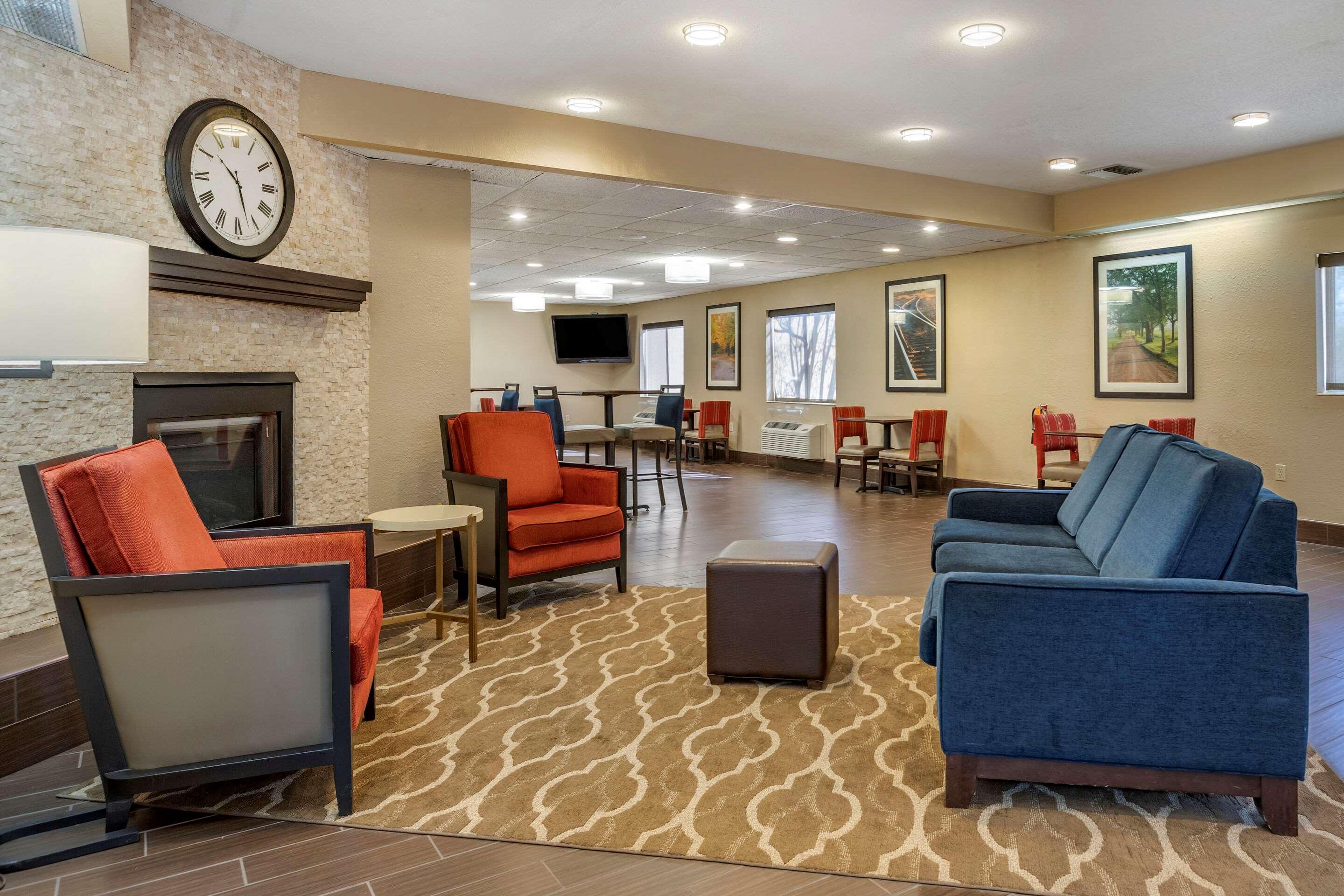 Comfort Inn & Suites Paw Paw Exterior photo