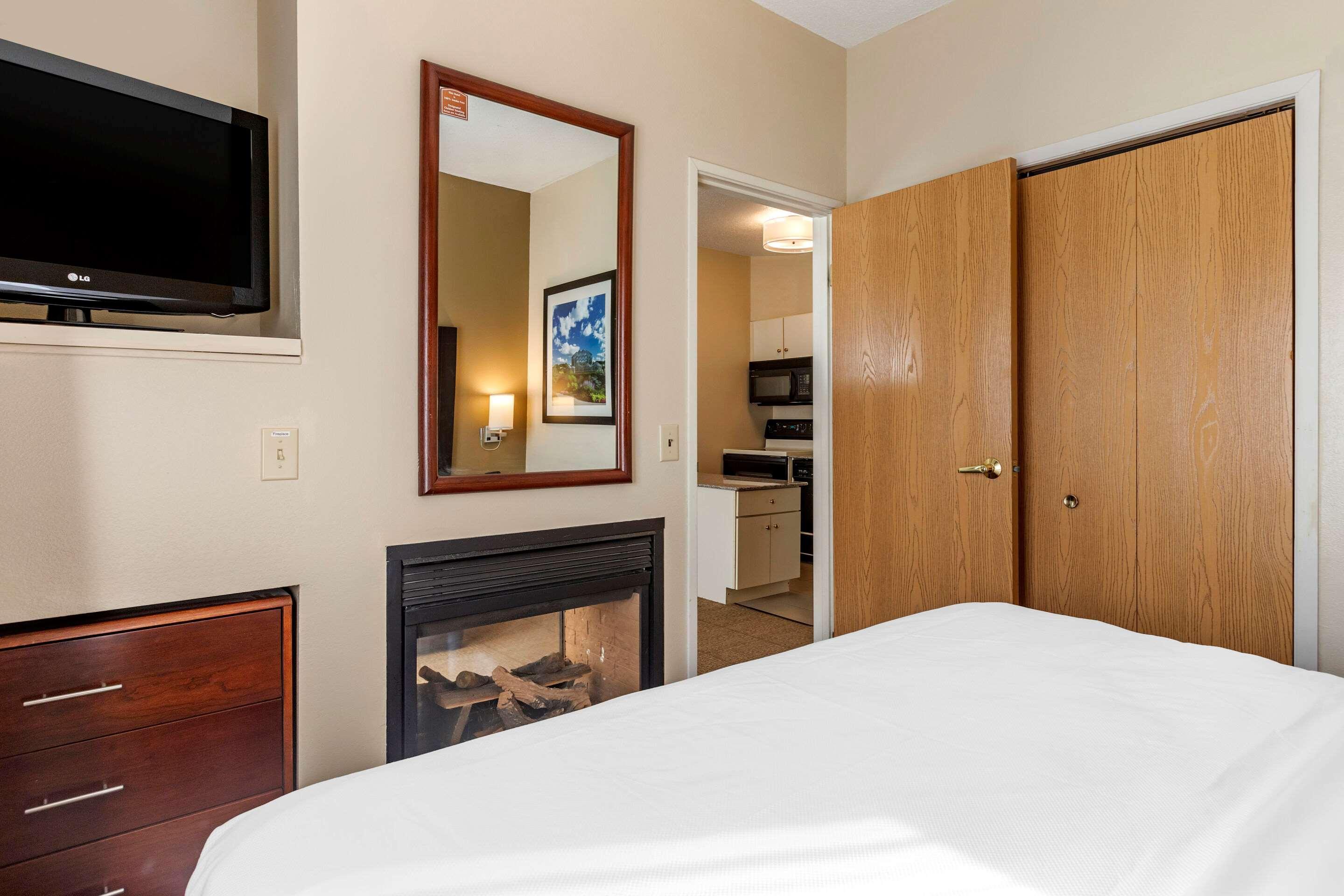 Comfort Inn & Suites Paw Paw Exterior photo