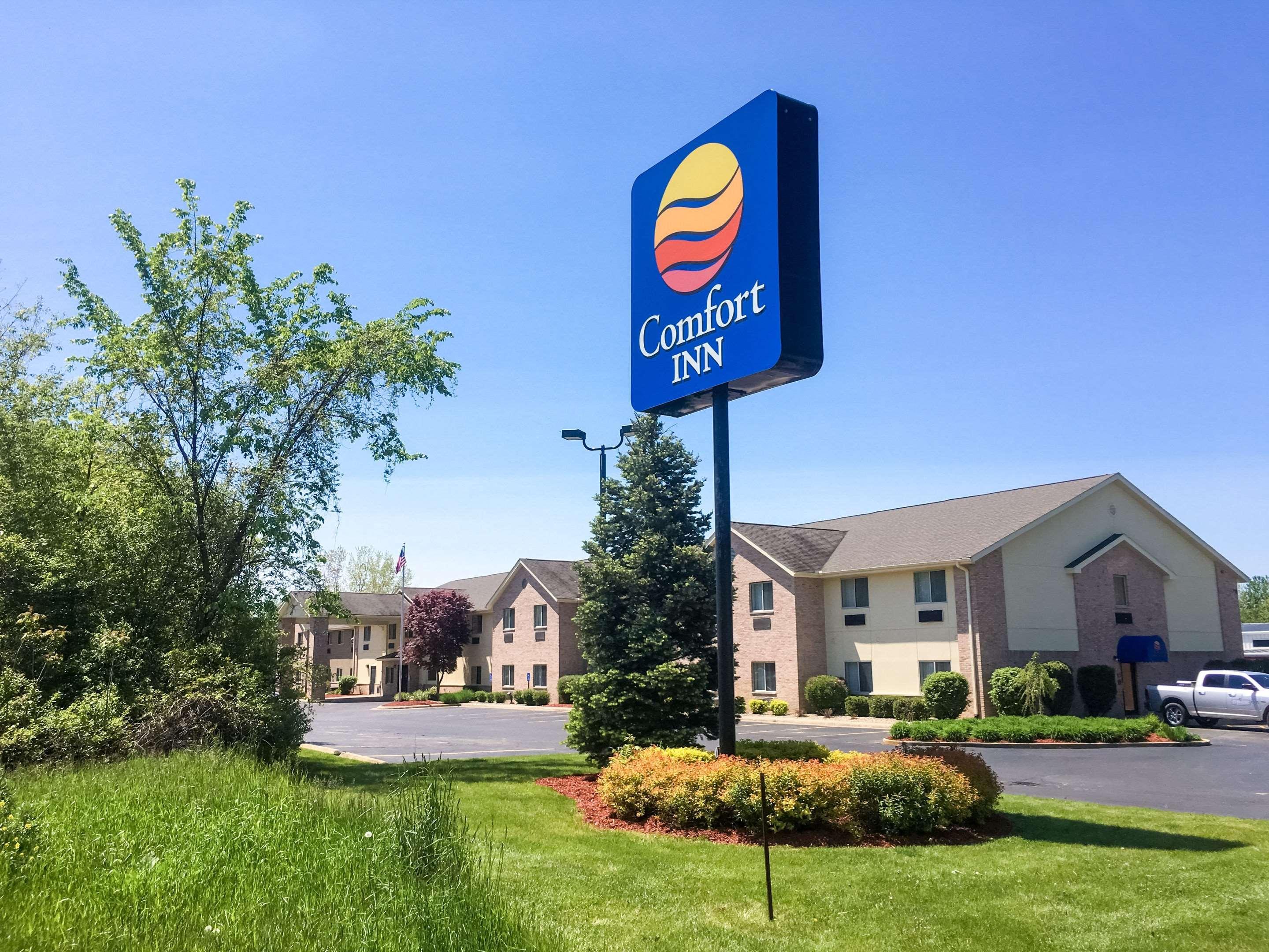 Comfort Inn & Suites Paw Paw Exterior photo