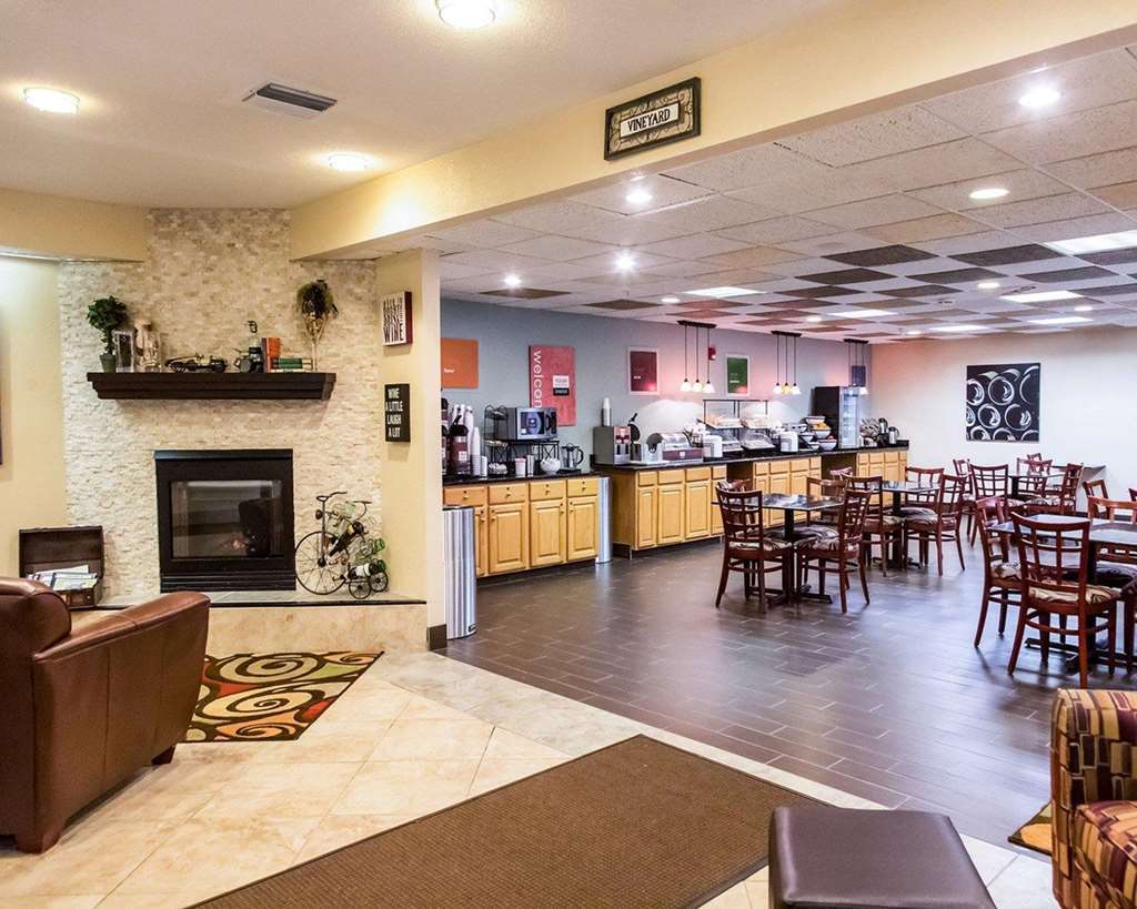Comfort Inn & Suites Paw Paw Interior photo