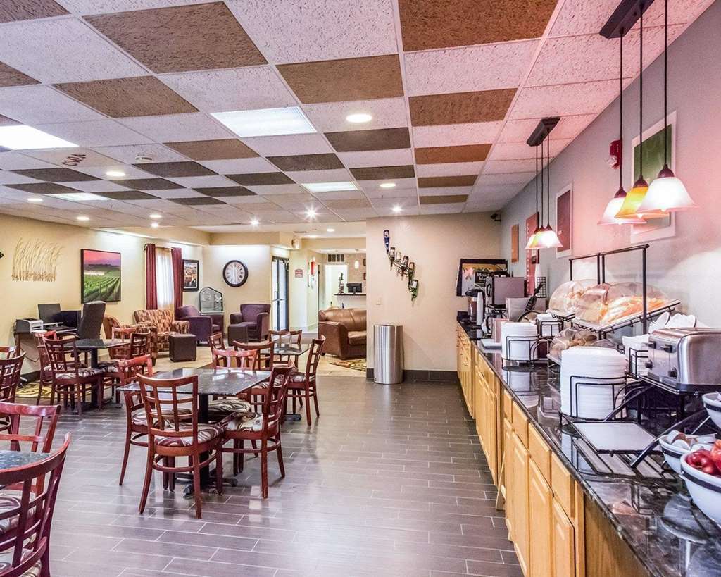 Comfort Inn & Suites Paw Paw Restaurant photo